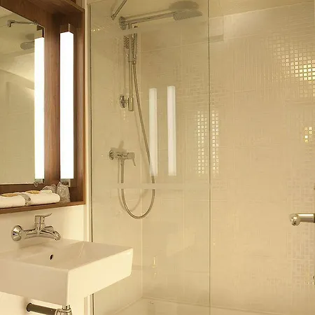 Campanile Hotel 3*