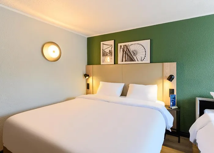 Campanile Hotel 3*